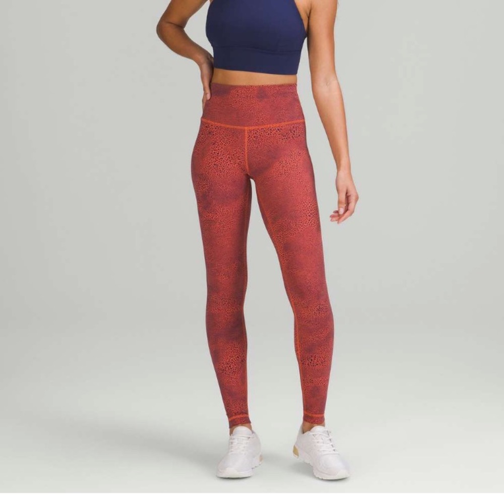 Lululemon Wunder Train High-Rise Tight 28"
Crackle Glaze Vintage Orange Larkspur